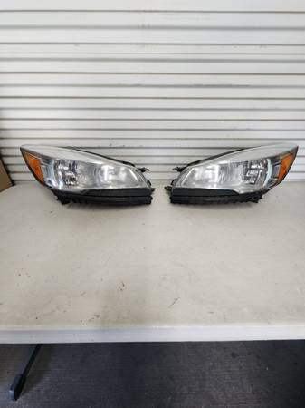 2013 to 2016 Ford Escape Headlights 1