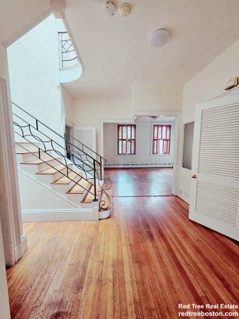 $5,750 / 3br - Massive 2  bed 2.5 bath on Beacon St w/ laundry in unit, parking!!63802072736899124