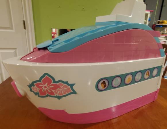 Barbie Mattel Party Yacht 1