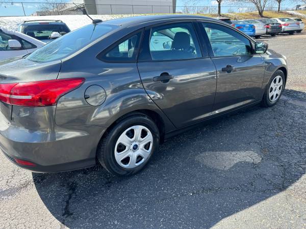 2015 FORD FOCUS S 93K MILES EXCELLENT CONDITION SEDAN - $5,500 (ROMEOVILLE / BOLINGBROOK IL)63618891424385124
