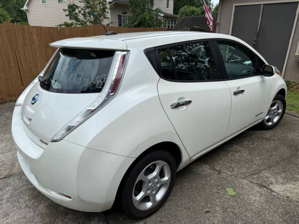 2013 Nissan Leaf excellent condition - $2,500 (Lilburn)63620379321859122