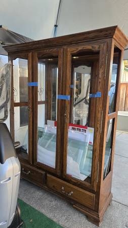 Beautiful Solid Oak Display Cabinet 1