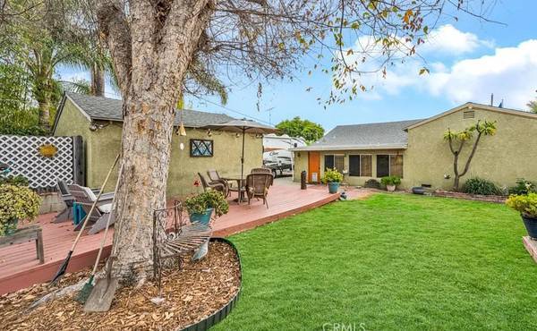 Large Studio with private bath near CSUF/Fullerton college in a gated 1