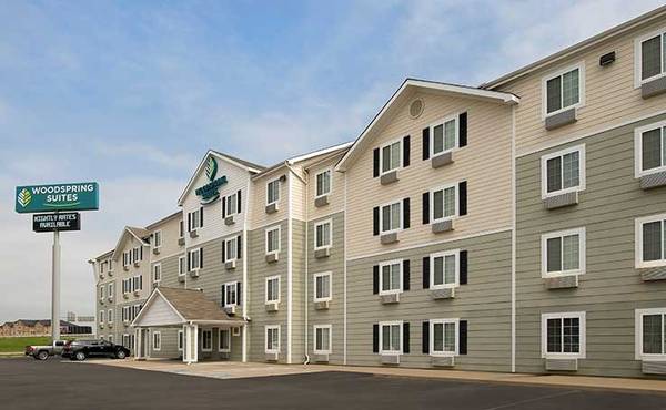 Explore Our Affordable Monthly Rates - No Lease, No Deposit Required! 1