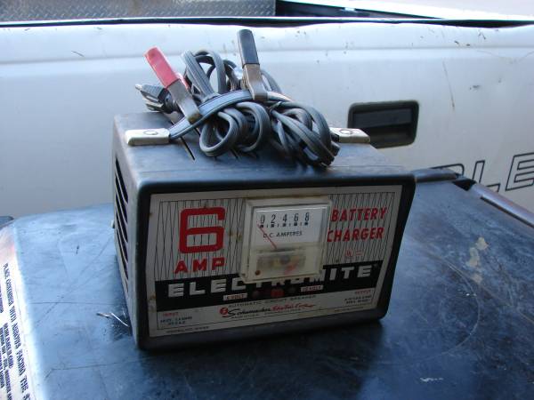 Schumacher 6 Amp battery charger 1