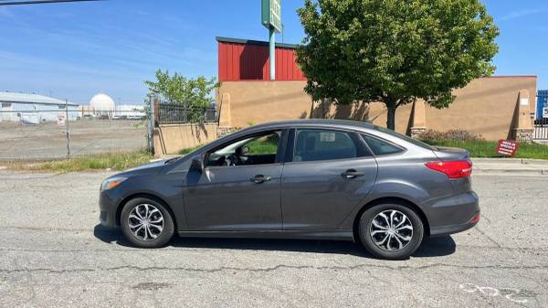 2015 Ford Focus  S Sedan 4D Sedan - $4,600 (Real Deal Auto)63619305895555122