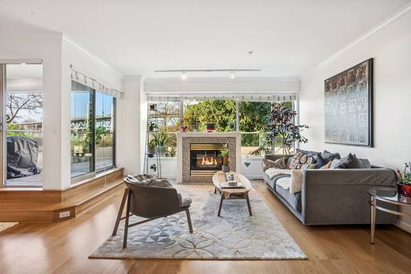 False Creek Furnished 3 Beds 3 Baths Waterfront Condo on the Seawall 3
