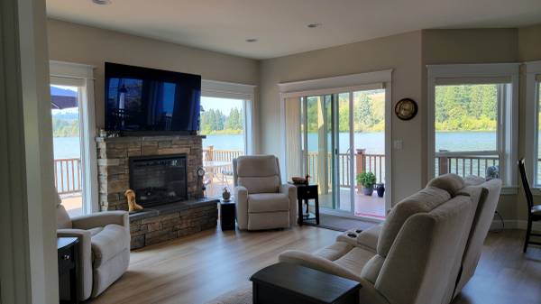 $3,950 / 4br - 2400ft2 - Floating Home For Lease-Oregon City (Oregon City)63870109382657123