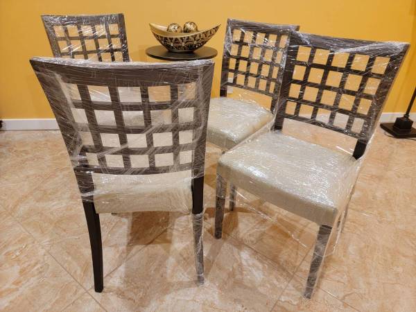 JUEGO DE 4, SILLAS DE COMEDOR DOBLE TAPIZADO DE LUJO DE CALLIGARIS (ITALIA) - $1.000 (ESTATEN ISLAND)63471466628353122