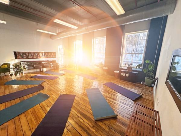 $200 / 400ft2 - 💜 NEW Sacred Healing Spaces | Small & Large | Flexible Rentals 💜 (Burlington)63784662542209123