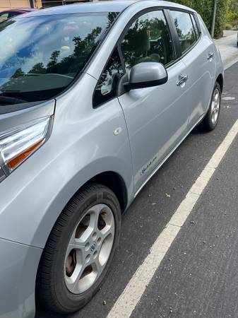 2012 Nissan Leaf 11 battery bars - $3,300 (palo alto)63470895448579123