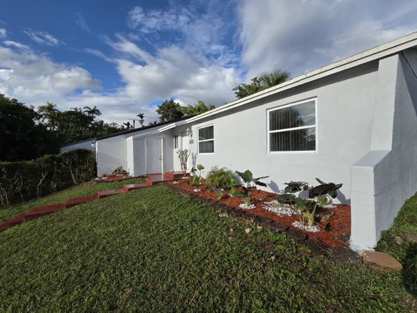 $2700.00 / 3br - 1017ft2 - 3BR Corner Townhouse in Cutler Bay 3| 2 Bath, $2700/mo - 20845 Grouper64051003573635121