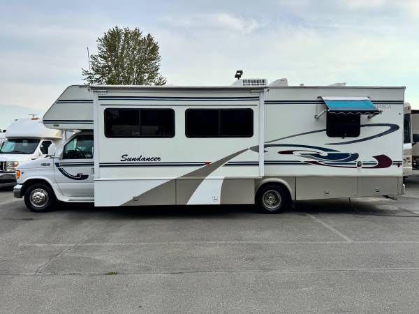 2001 Itasca Sundancer by winnebago 31ft w/slide out 1