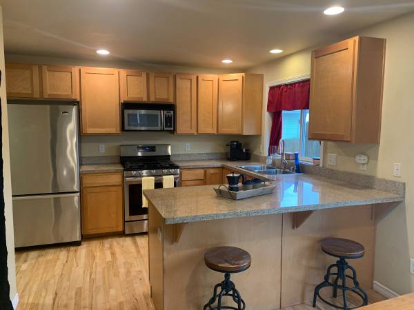 $2,600 / 3br - 1468ft2 - Adorable 3 Bed/2.5 Bath Home, Available Soon! (Bellingham)63920958870531121
