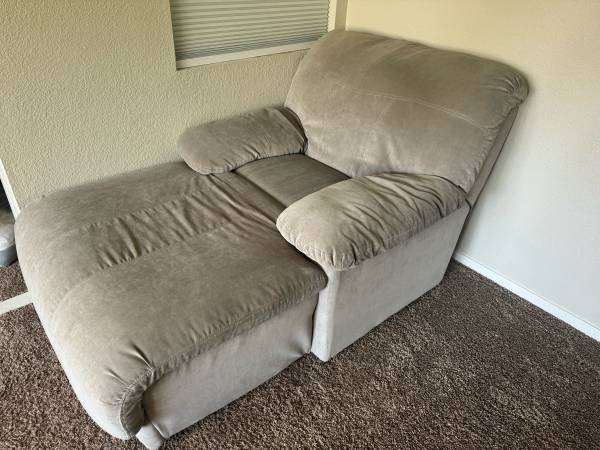 Berkline Reclining Chase Lounge 1