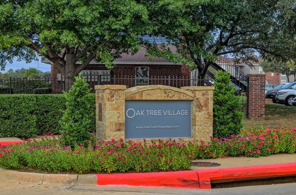$2,040 / 3br - 1310ft2 - Air Conditioner, Full-Size Washer/Dryer Connections, Two Pools (595 S Old Orchard Ln, Lewisville, TX)63936352697347120