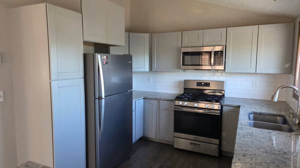 3 bedroom 2 bath upstairs apartment 1