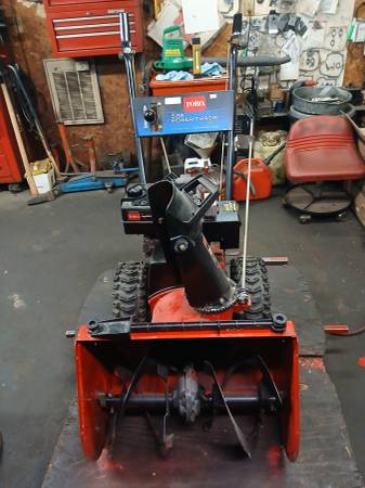 Toro 522 Power Throw Snow Thrower 1