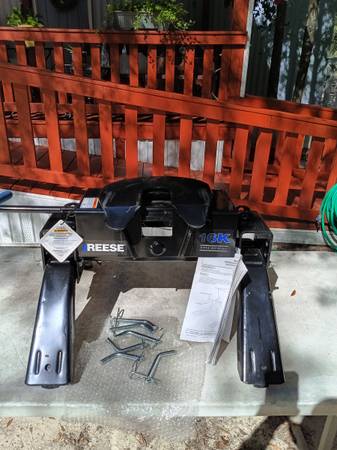 Reese 16K 5th Wheel Hitch 1