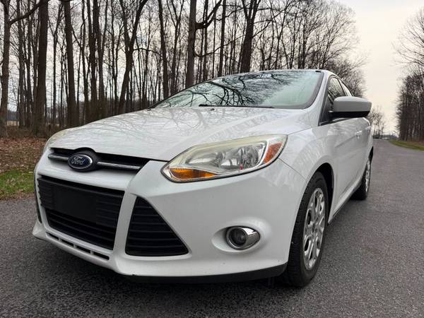 2012 Ford Focus SE 1
