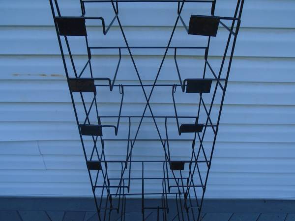 Tall Steel Wire Display Rack 1