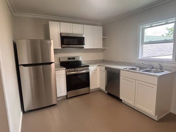 $1175.00 / 2br - Apartamento renovado de 2 habitaciones y 1 baño en Carthage63680193230337120