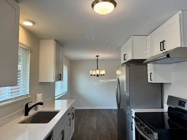 $1,245 / 4br - 1500ft2 - $1,245 / 4br - 1500ft2 - Renovated 4BR/1.5BA Seattle Home – Garage, 2 (Seattle, WA)63814635790465121