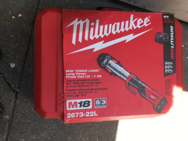 Milwaukee 2673-22L M18 FORCE LOGIC Long Throw Press Tool ½”-1” Kit 1