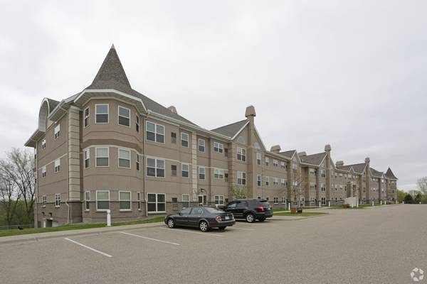 $2,005 / 2br - 1265ft2 - Acceso Controlado, Sistema de Seguridad, Libre de Humo (7260 Guider Drive, Woodbury, MN)63868697086083124
