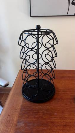 Coffee pod holder that spins 1