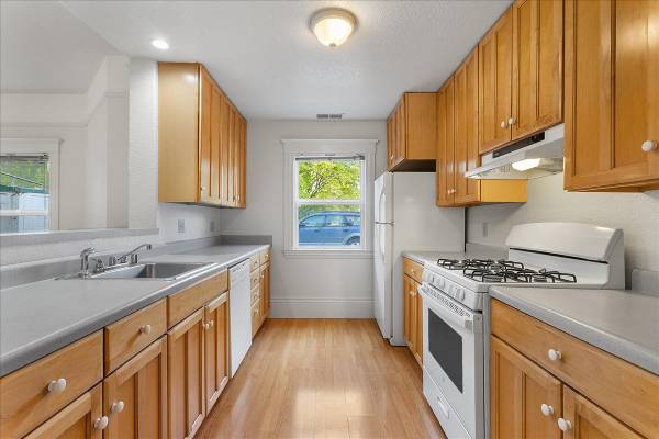 $2,750 / 2br - 2162 Santa Clara Ave #B - 2 bedroom | 1 bath | Apartment (alameda)63657981915265124