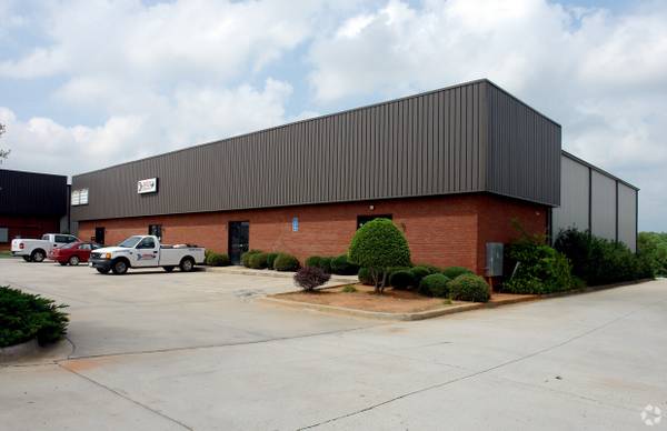 $3,125 / 3000ft2 - Turnkey Flex Space in McDonough - Warehouse w/ Office (Mcdonough)63738136333313120