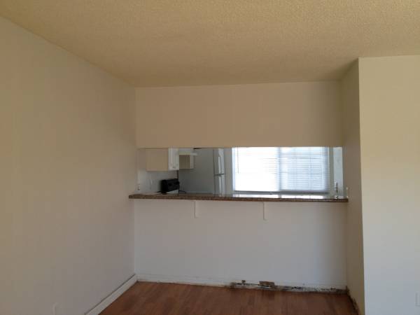 $3,100 / 2br - ***VIEW - LARGE TOWNHOME IN CARLMONT*** (belmont)63682796695555121