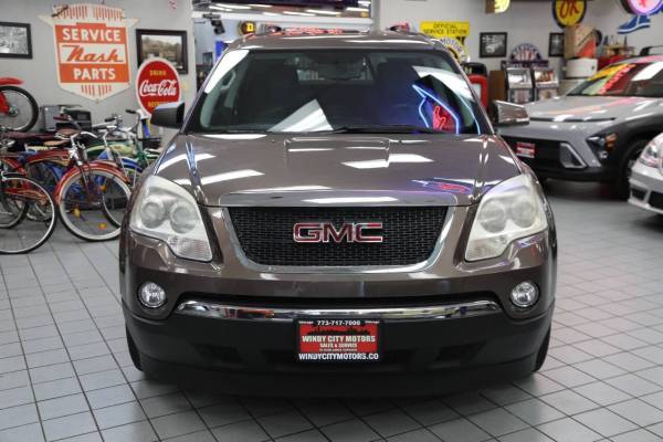 2012 GMC Acadia SL 4dr - Photo 2