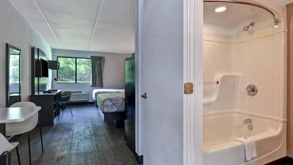 💥 Looking for an Extended Stay Room? Book Today ⬇️ 1