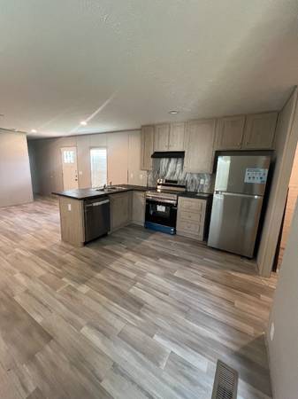 3BED 2BATH $1049mo SECURITY DEPOSITS $1049 AND UP 1