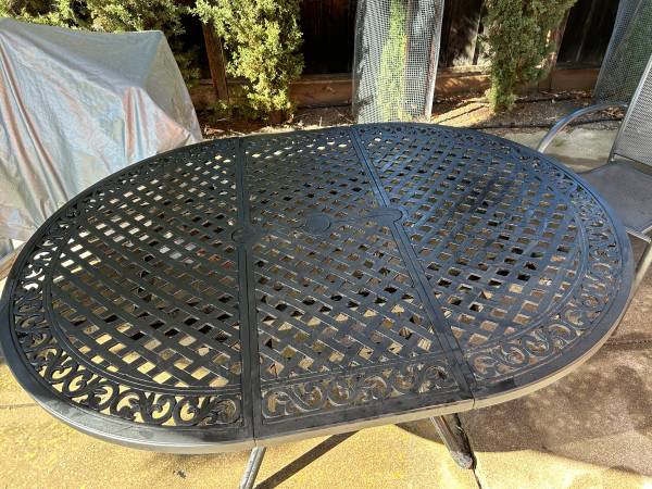 Outdoor Expandable Aluminum Dining Table Hammered Bronze Finish - $250 (san jose south)63471479630337123
