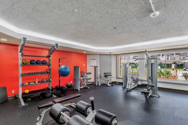 $2,385 / 2br - 1050ft2 - 2 BD, 24-Hour Lobby Attendants, Parking Available (123 S. Figueroa St, Los Angeles, CA)63701110897667123