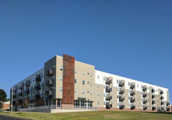 2 bedroom, Assigned & Indoor Parking, Walk-in Closet 1