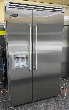 Viking 48” Built in Stainless Steel Refrigerador 1