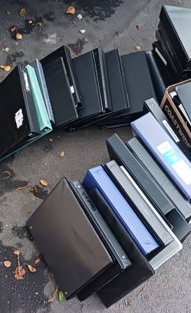 Used Loose Leaf Binders 1