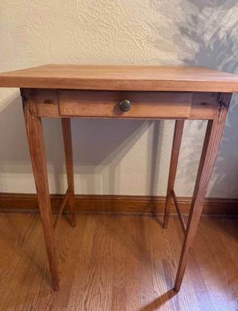 Small Antique Pine Side Table with Drawer 1
