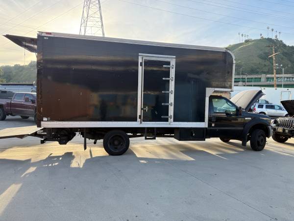 2007 Ford F-550 - Photo 5