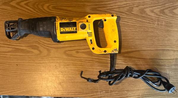 DeWALT sawzall 1
