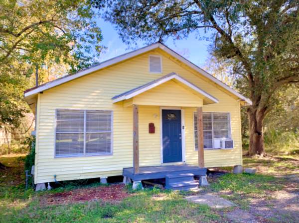 $725.00 / 2br - 800ft2 - Cozy 2 Bed 1 Bath Home in Crowley, LA - Available 09/01 - $725/mo63857516060545120