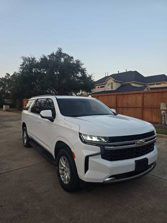 2023 Chevrolet Suburban 1