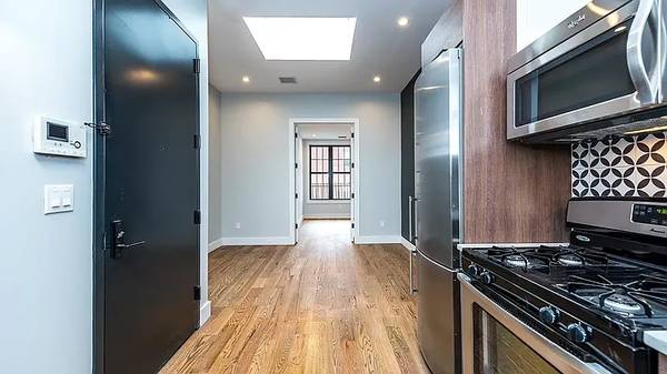 $3,800 / 3br - Spacious and newly renovated 3-bedroom, 2 full-bath (Bushwick)63816575746305123