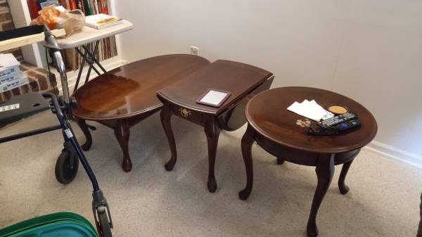 Coffee Table and End Table Set - Traditional 1