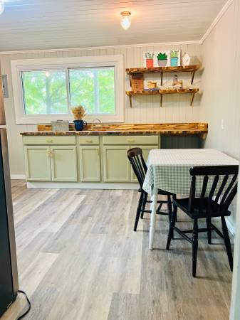 $169,000 / 2br - 1000ft2 - Charming 2-Bedroom, 1-Bath Brick Home in Forest City (Forest city)64029374263553124