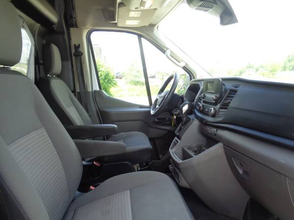 2020 Ford T-350 AWD MID-ROOF - Photo 6